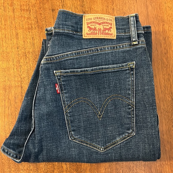 Levi Women’s Classic Bootcut Jeans - Picture 6 of 6